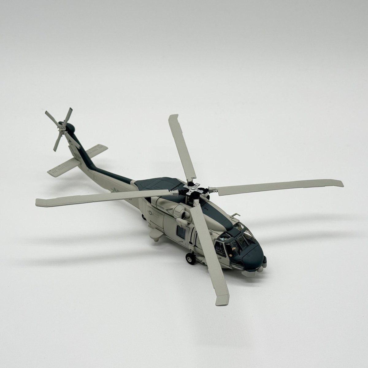 Corgi Aviation US35906 1:72 Sikorsky SH - 60F Ocean Hawk HS - 7 Dusty Dogs - Corgi