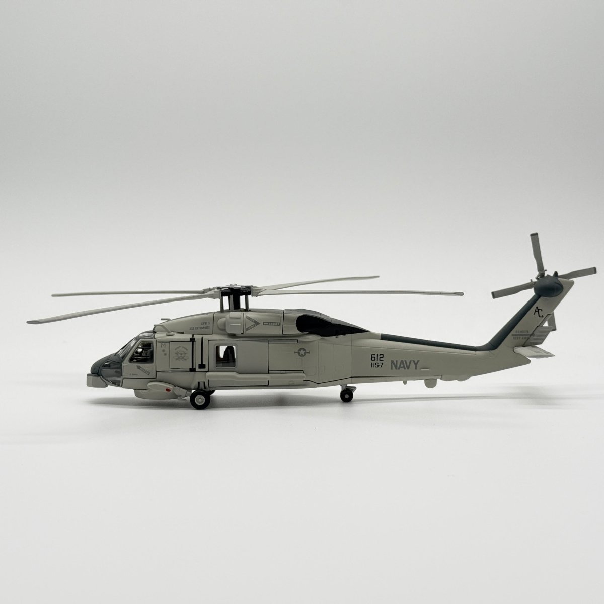 Corgi Aviation US35906 1:72 Sikorsky SH - 60F Ocean Hawk HS - 7 Dusty Dogs - Corgi