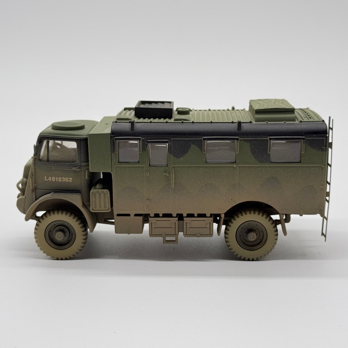 Corgi CC60306 1:50 Bedford QLR Wireless Body British Army 1945 - Corgi