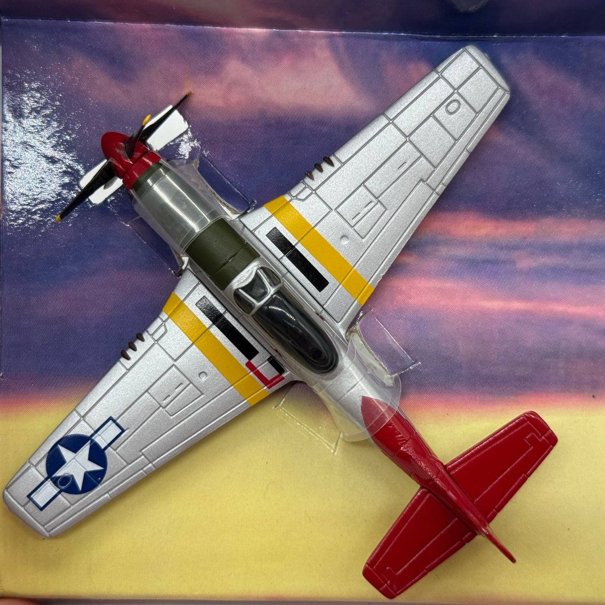 Corgi CS90017 1:110 North American P-51D Mustang Bunnie Roscoe Brown Tuskegee Airmen Italy 1945 - Corgi