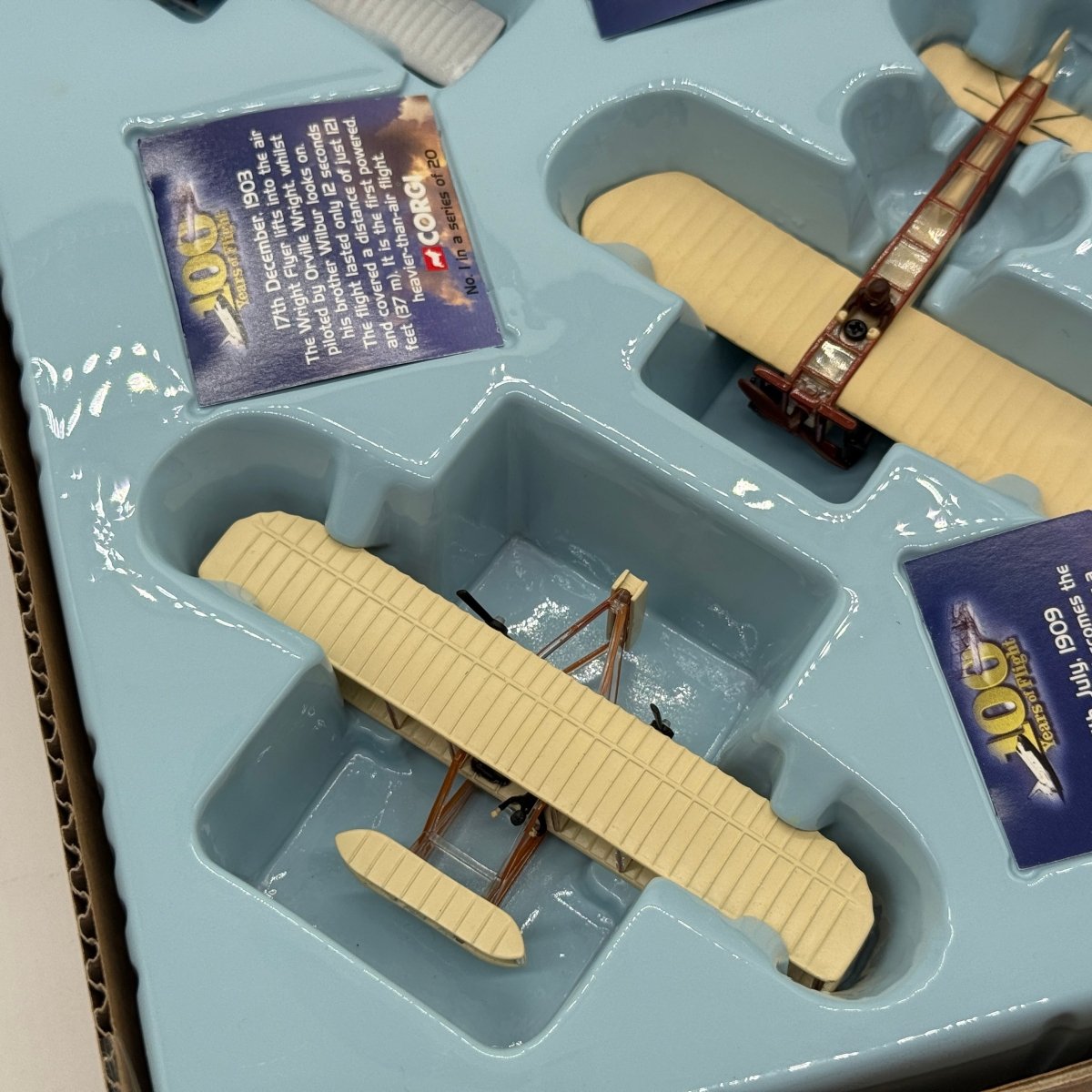 Corgi CSCA01004 100 Years of Flight The Pioneering Years Wright Flyer Bleriot XI Spirit of St Louis Lockheed Vega 4-Piece Set - Corgi