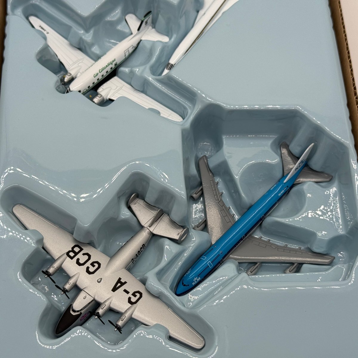 Corgi CSCA13004 100 Years of Flight Global Traveller Dakota Boeing Clipper 747 Jumbo Jet Concorde 4-Piece Set - Corgi