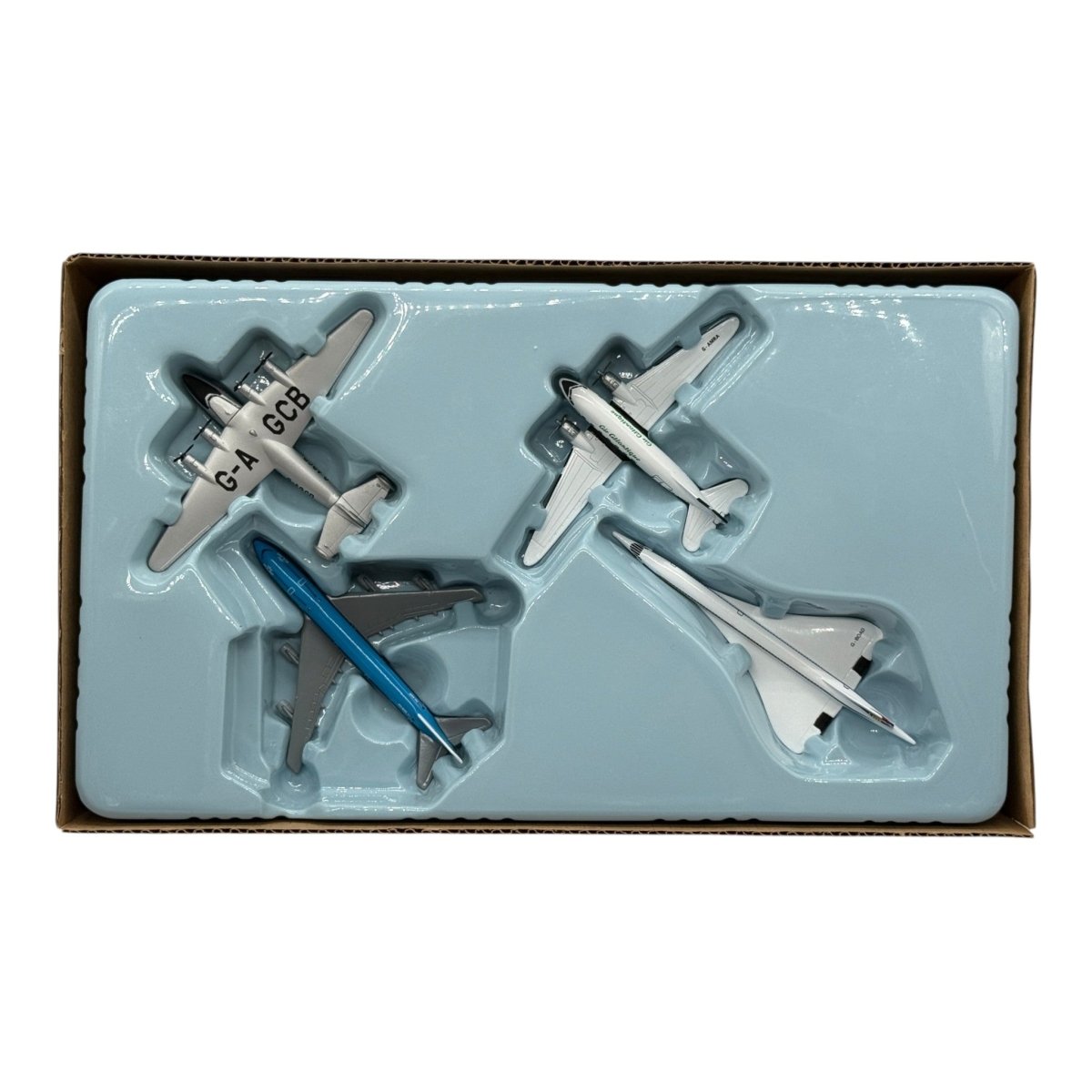 Corgi CSCA13004 100 Years of Flight Global Traveller Dakota Boeing Clipper 747 Jumbo Jet Concorde 4-Piece Set - Corgi
