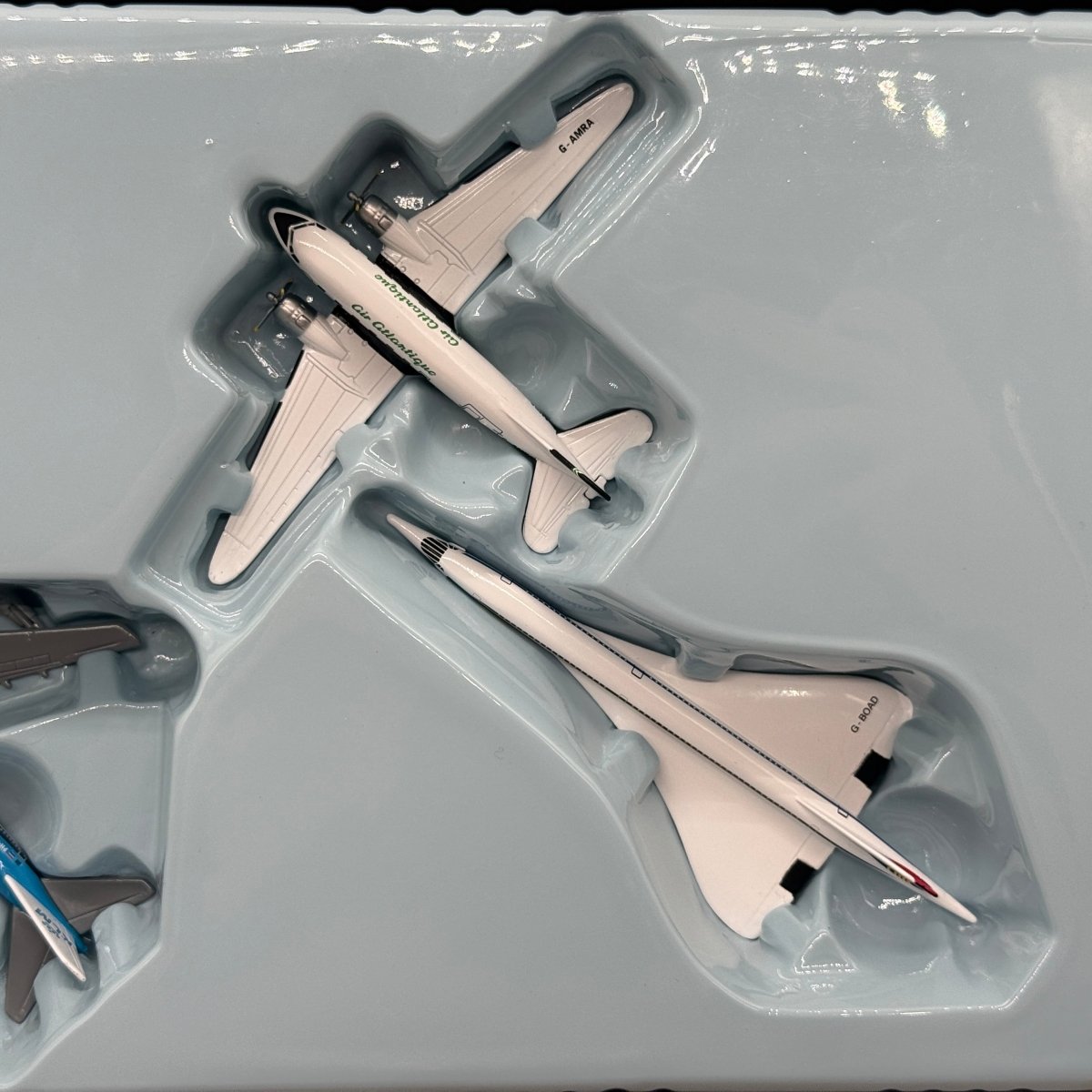 Corgi CSCA13004 100 Years of Flight Global Traveller Dakota Boeing Clipper 747 Jumbo Jet Concorde 4-Piece Set - Corgi