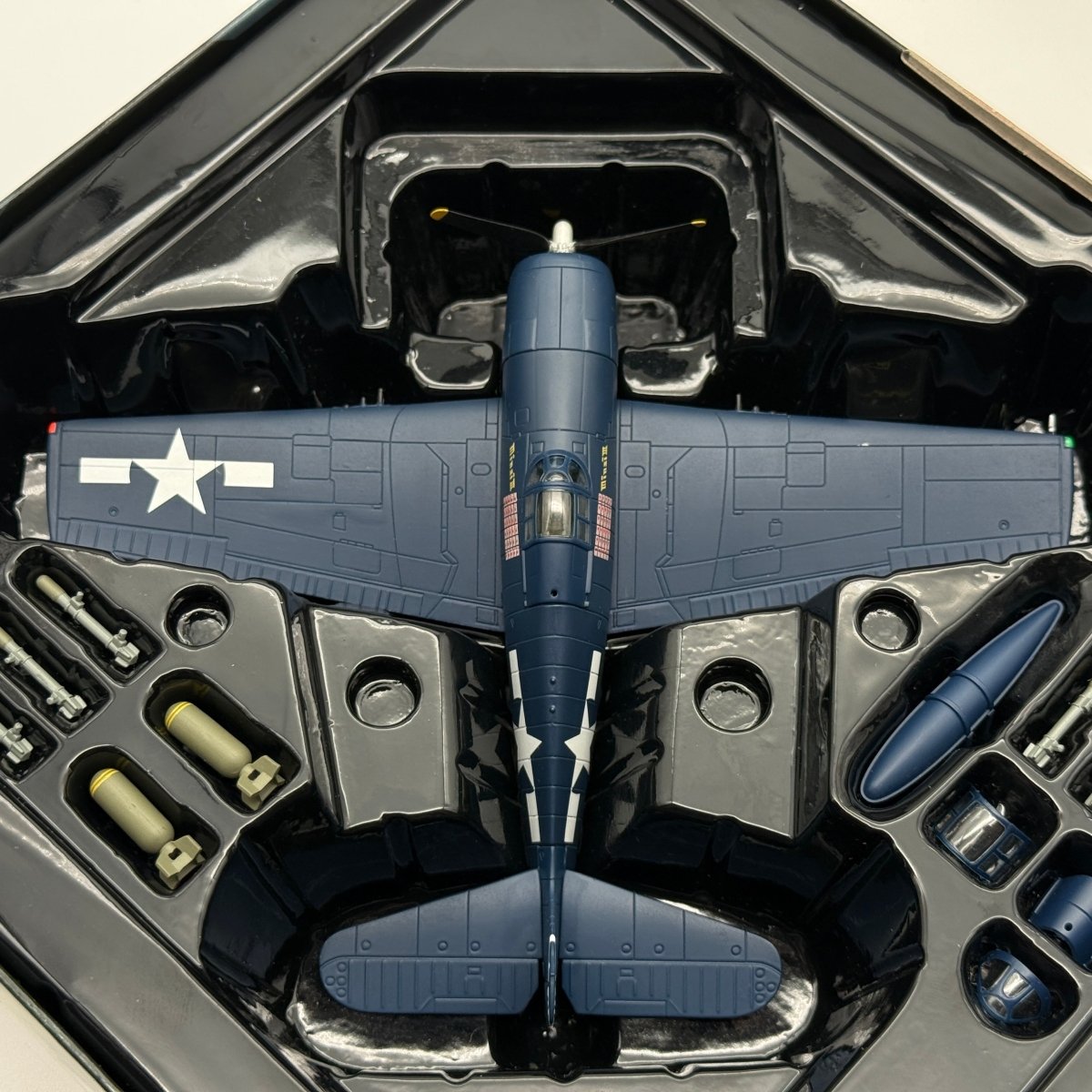 Corgi PR99402 1:72 Grumman F6F-5 Hellcat Minsi III David McCampbell USS Essex 1944 - Corgi