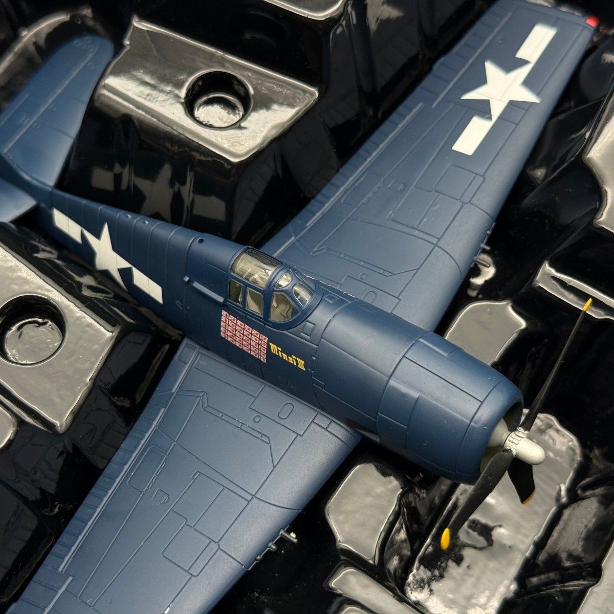 Corgi PR99402 1:72 Grumman F6F-5 Hellcat Minsi III David McCampbell USS Essex 1944 - Corgi