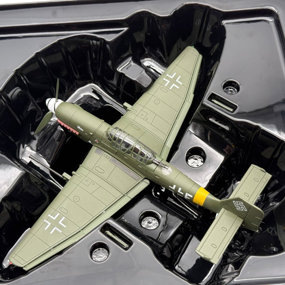 Corgi PR99407 1:72 Junkers Ju 87G-1 Stuka Luftwaffe Anti-Tank Section Briansk USSR April 1943 - Corgi