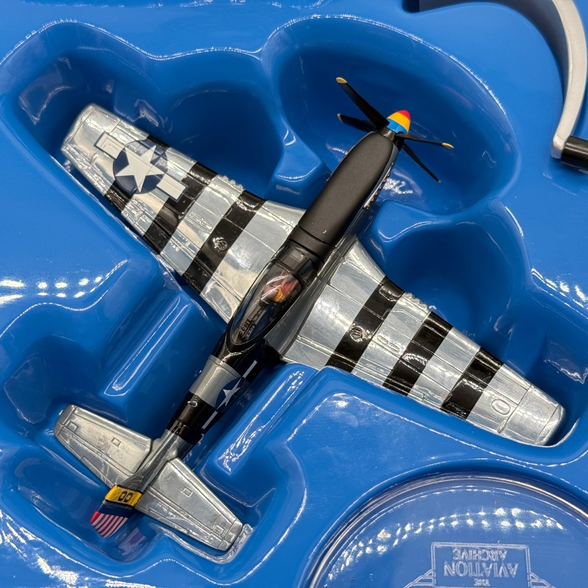Corgi US32213 1:72 P - 51K Mustang USAAF 348th FG Mrs. Bonnie w/ Nose Art Panel - Corgi
