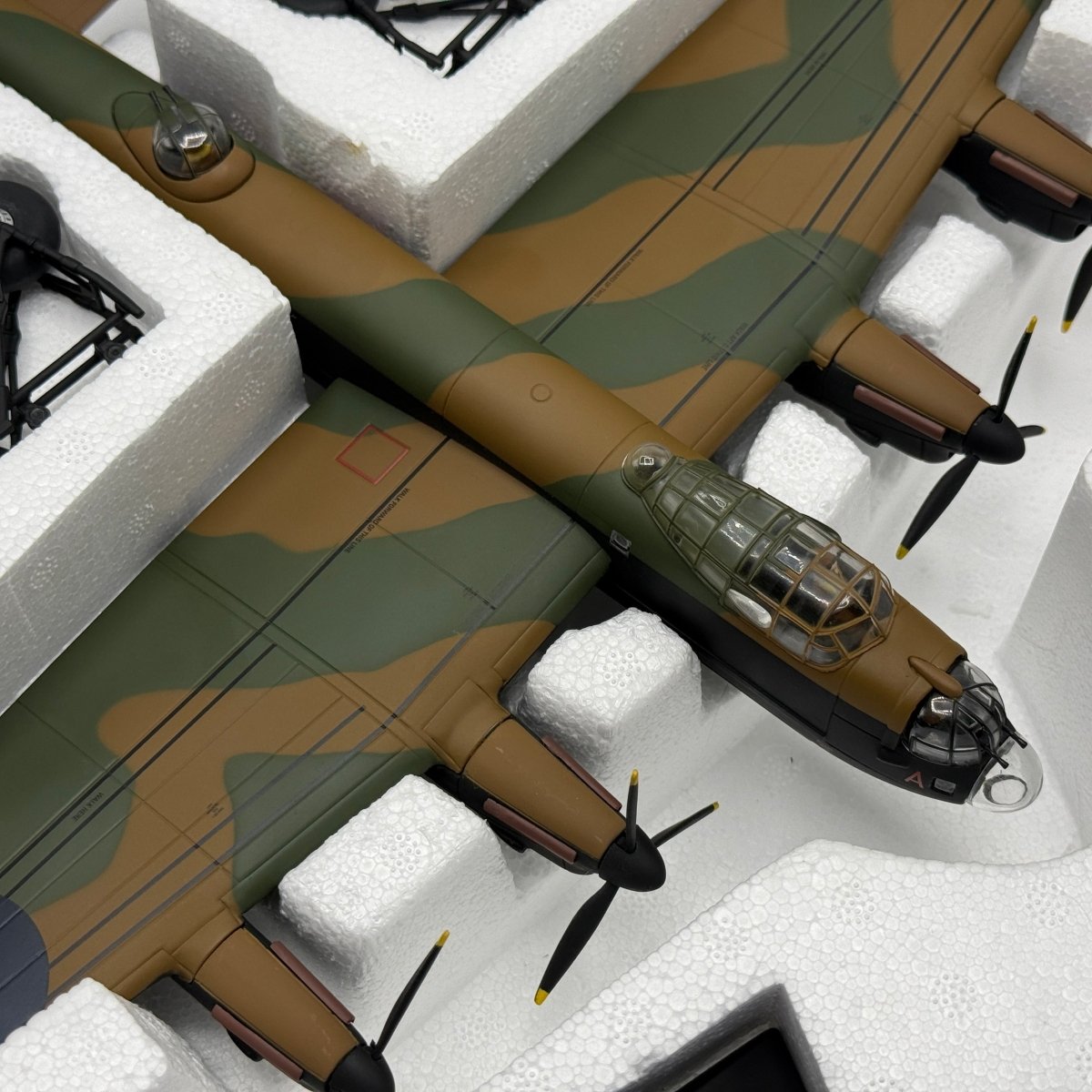 Corgi US32622F 1:72 Avro Lancaster RCAF No.419 Sqn Mynarski VC VR-A *ISSUES* - Corgi