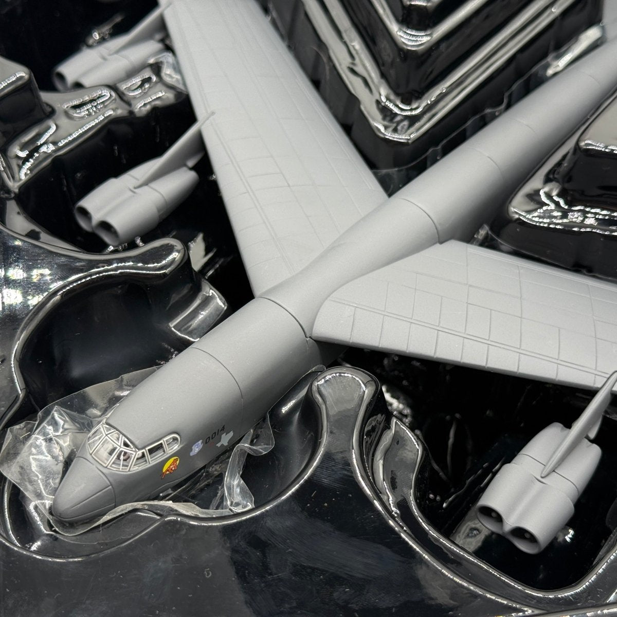 Corgi US33508 1:144 Boeing B-52H Stratofortress USAF SAC 7th BW 1990 - Corgi