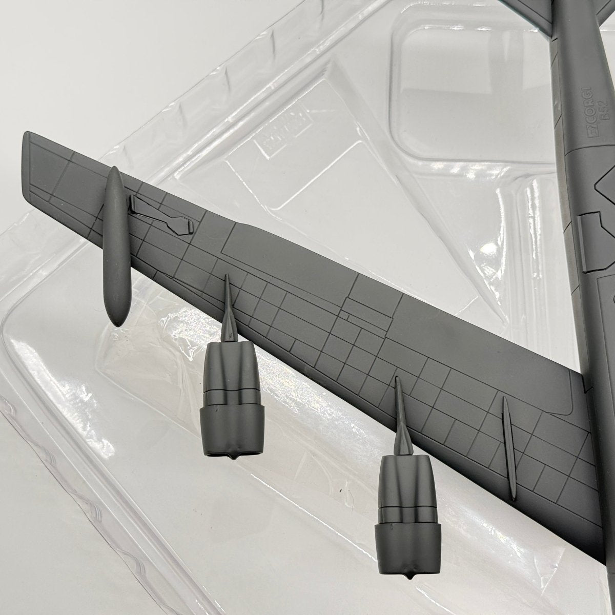 Corgi US33508 1:144 Boeing B-52H Stratofortress USAF SAC 7th BW 1990 - Corgi