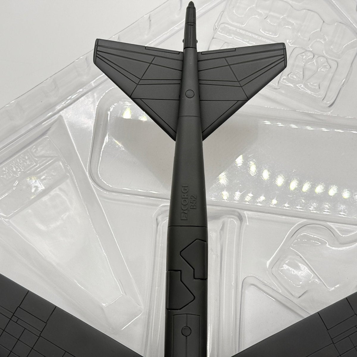 Corgi US33508 1:144 Boeing B-52H Stratofortress USAF SAC 7th BW 1990 - Corgi