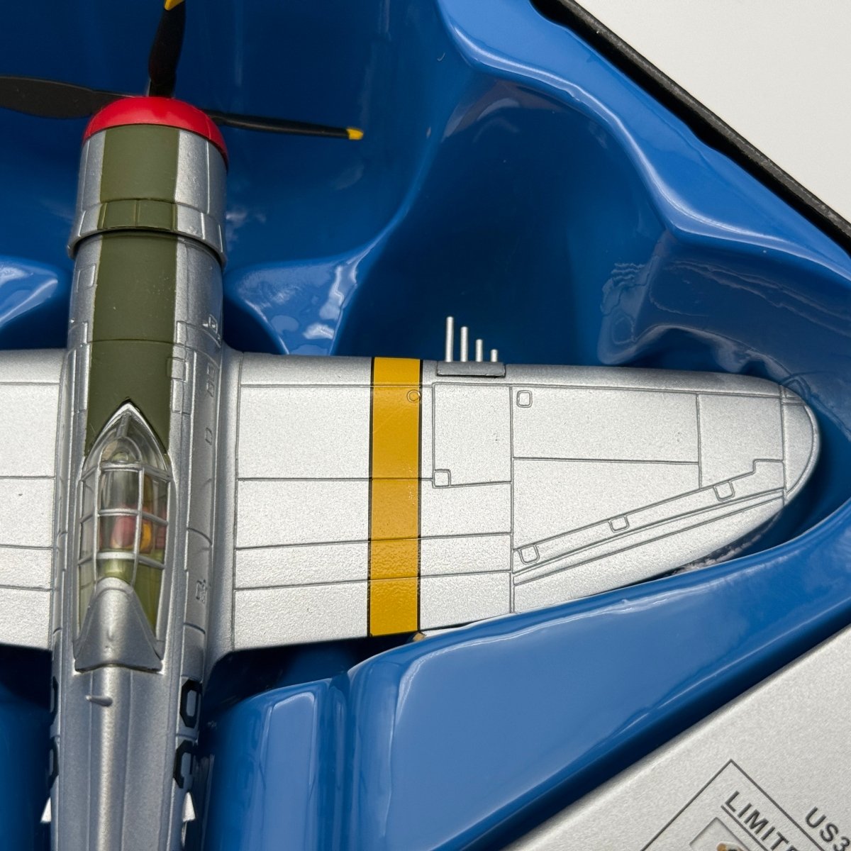 Corgi US33813 1:72 Republic P-47D Thunderbolt White 22 302nd FS 332nd FG Italy 1944 - Corgi