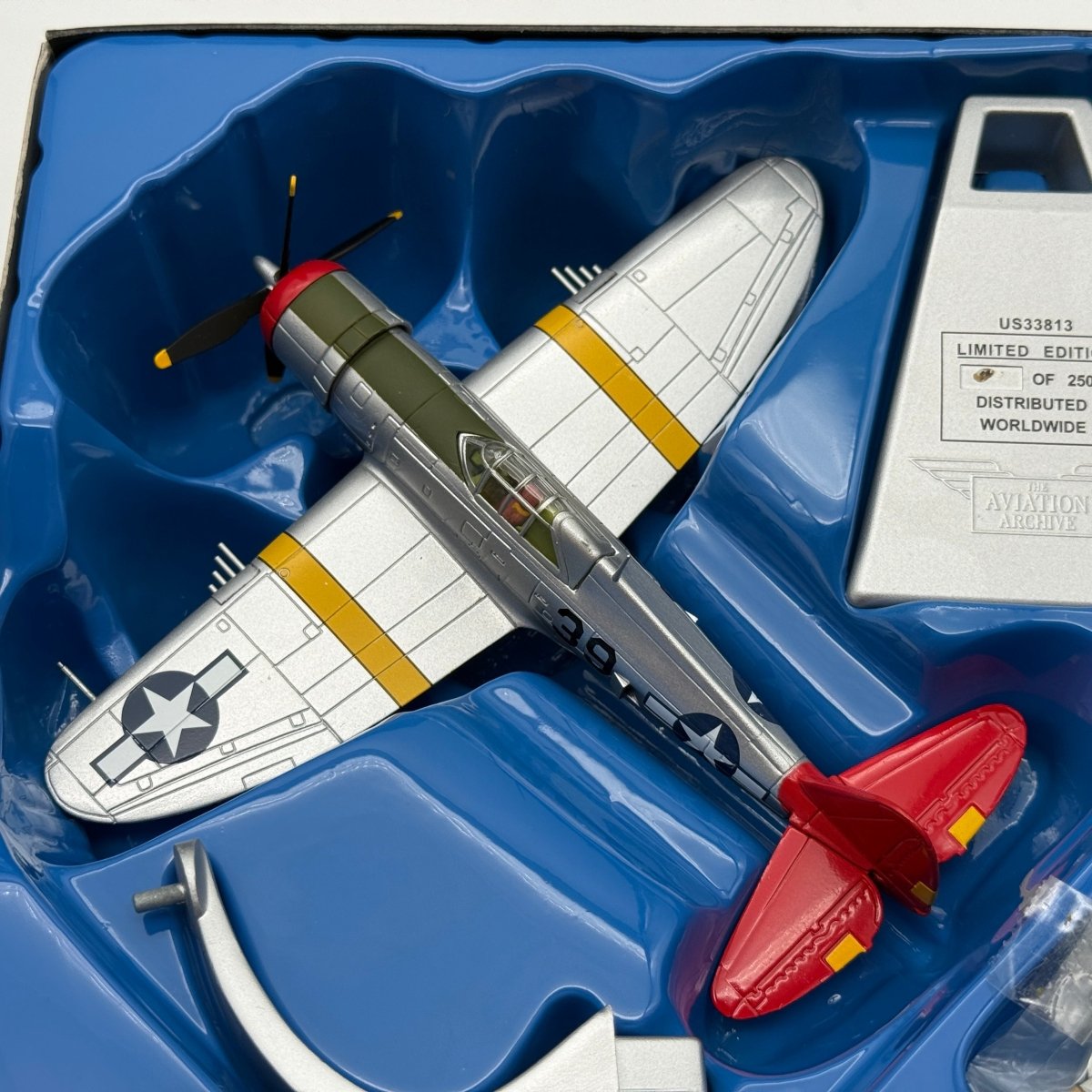 Corgi US33813 1:72 Republic P-47D Thunderbolt White 22 302nd FS 332nd FG Italy 1944 - Corgi