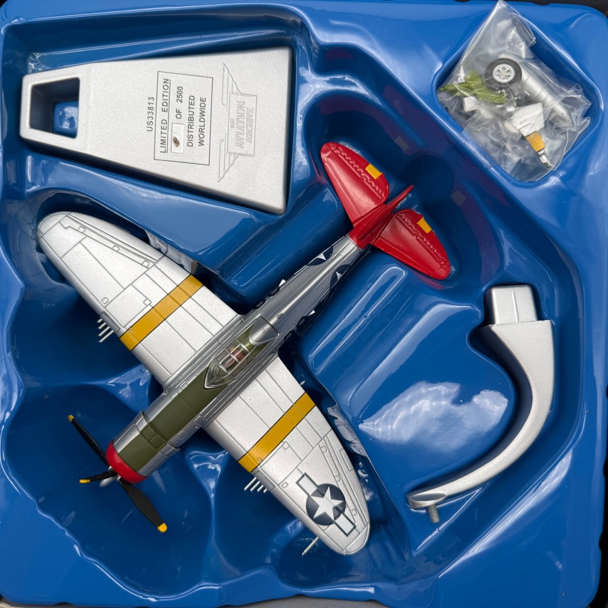 Corgi US33813 1:72 Republic P-47D Thunderbolt White 22 302nd FS 332nd FG Italy 1944 - Corgi