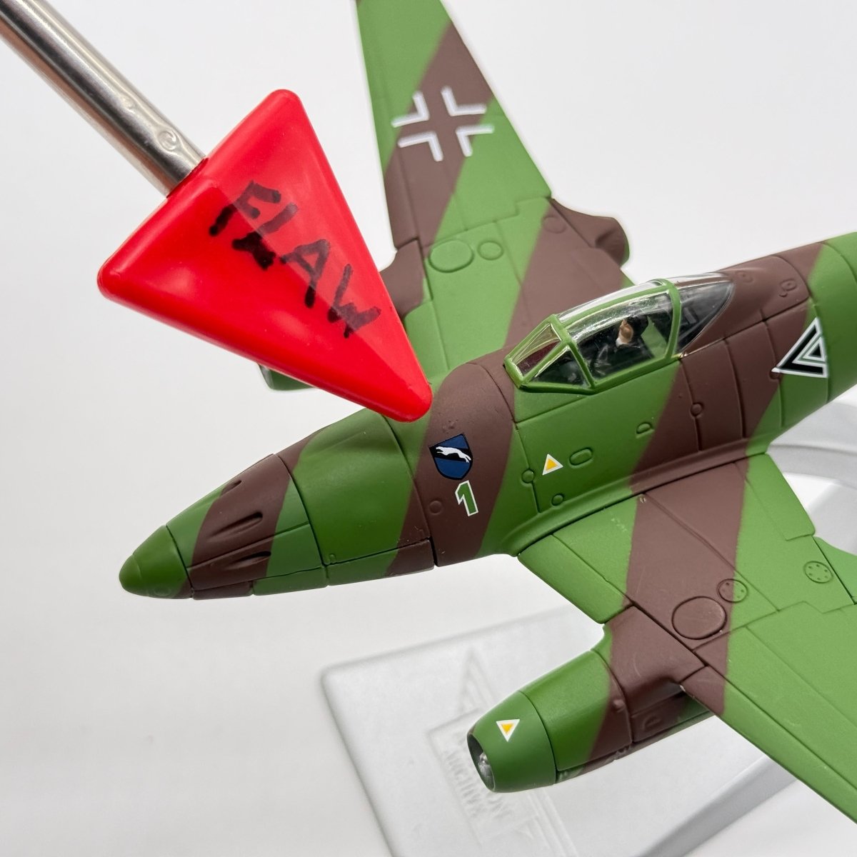 Corgi US35705 1:72 Messerschmitt Me 262A Luftwaffe III./JG 7 Green 1 Rudolf Sinner Germany 1945 - Corgi