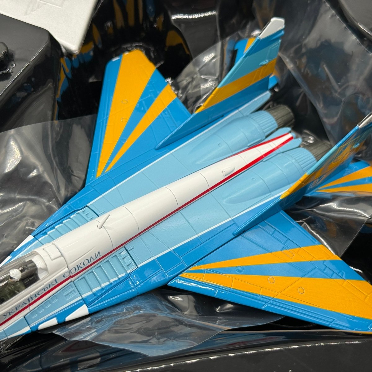 Corgi US37505 1:72 Mikoyan MiG-29 Fulcrum-C Ukrainian Falcons RIAT RAF Fairford 1997 - Corgi