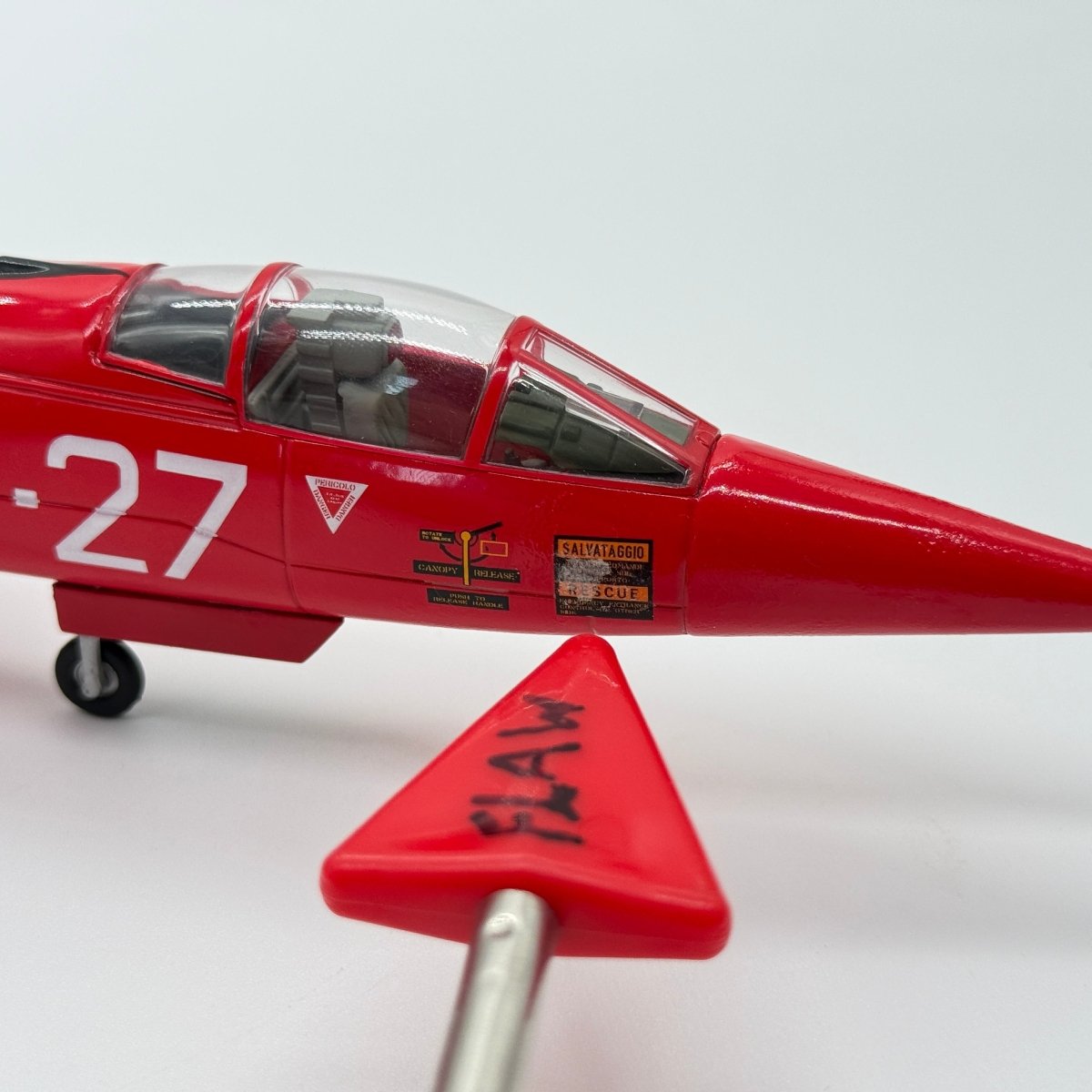 Franklin Mint 98124 1:48 Lockheed F-104G Starfighter Aeronautica Militare 4-27 Ferrari Red Special Scheme - Franklin Mint