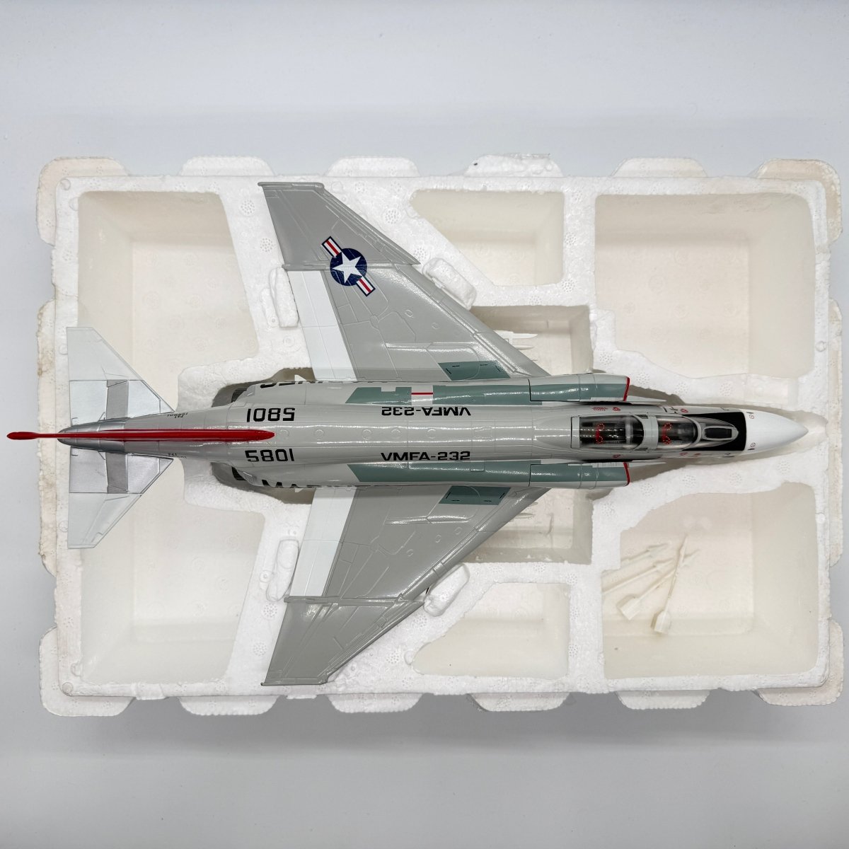 Franklin Mint Armour 98003 1:48 F-4J Phantom II USMC VMFA-232 Red Devils *ISSUES* - Franklin Mint