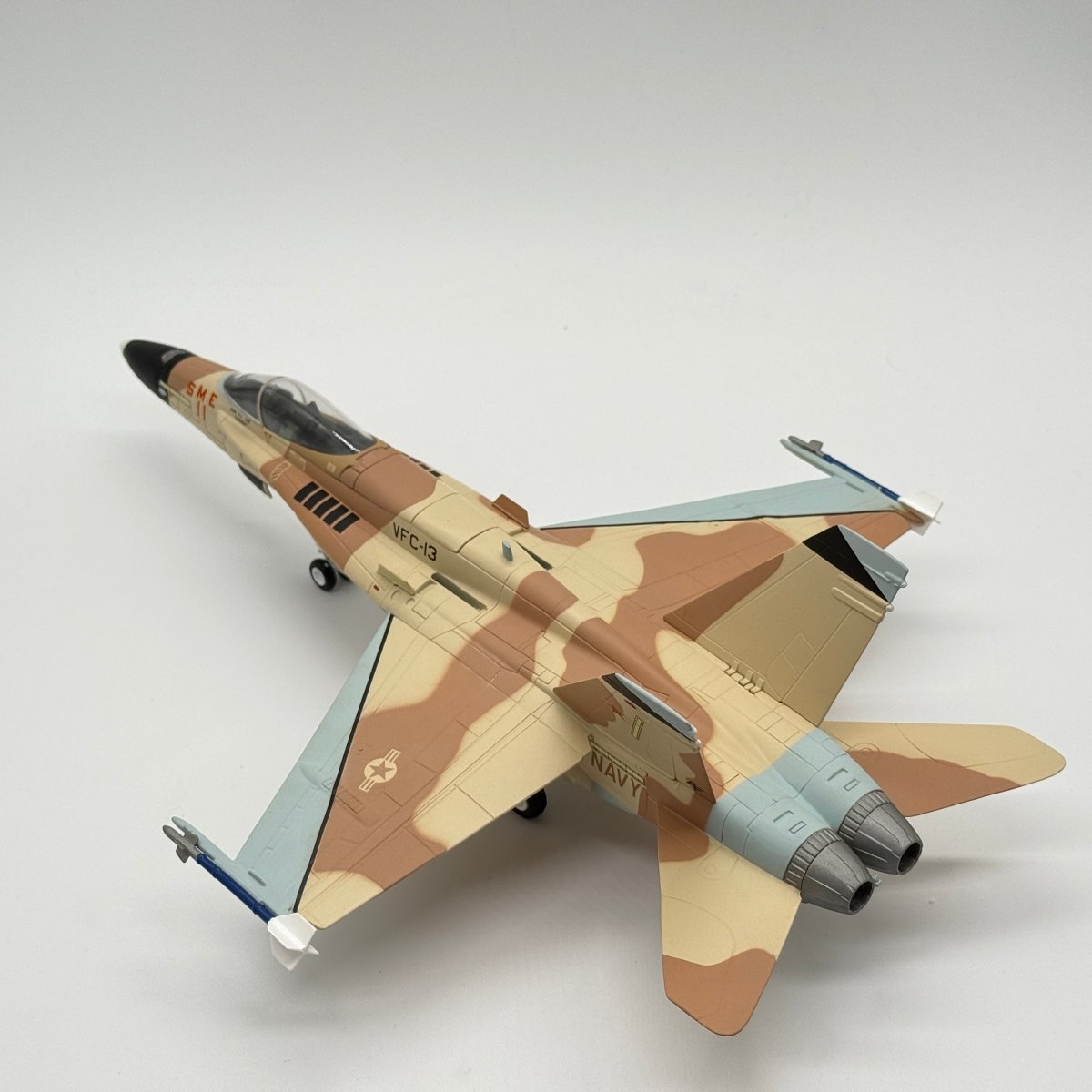 Franklin Mint Armour 98105 1:48 F/A-18 Hornet US Navy Top Gun Aggressor - Franklin Mint