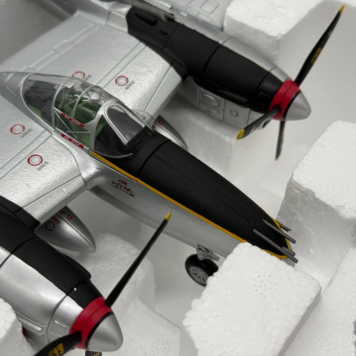 Franklin Mint ART 98113 1:48 Lockheed P-38 Lightning Pudgy V Thomas McGuire 431st FS *FLAWED* - Franklin Mint
