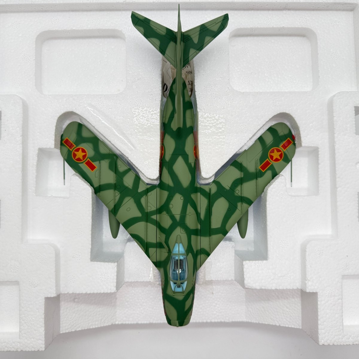 Franklin Mint B11E201 1:48 MiG-17F 3020 North Vietnamese Air Force Colonel Tomb Vietnam War - Franklin Mint