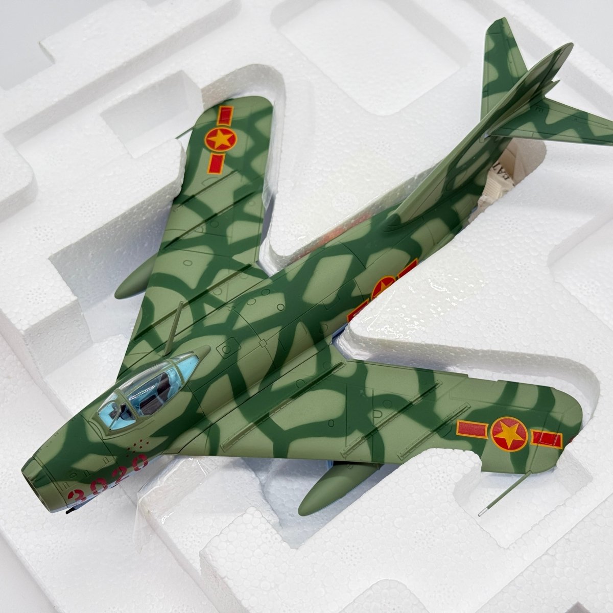 Franklin Mint B11E201 1:48 MiG-17F 3020 North Vietnamese Air Force Colonel Tomb Vietnam War - Franklin Mint