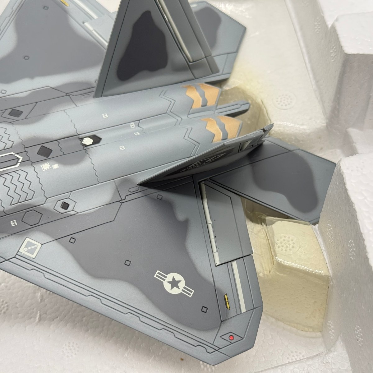 Gaincorp 6002 1:72 Lockheed F - 22A "Raptor 02" - GAINCORP