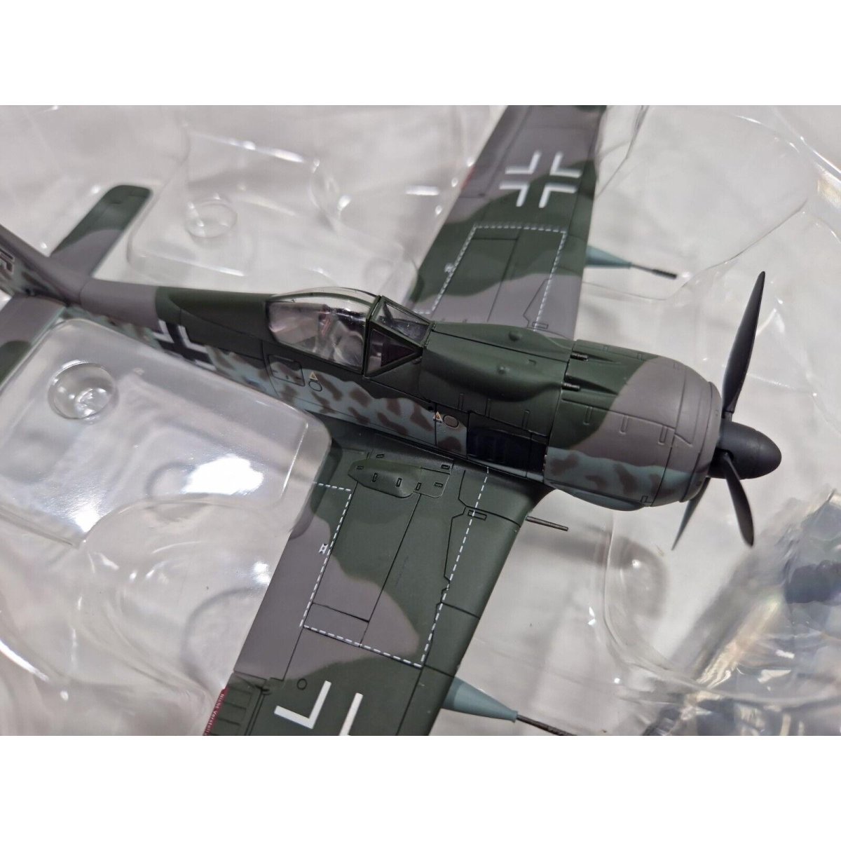 Hobby Master 1:48 FW - 190 F8/R3 Mk103 30mm Luftwaffe Tank Buster HA7406 - Hobby Master