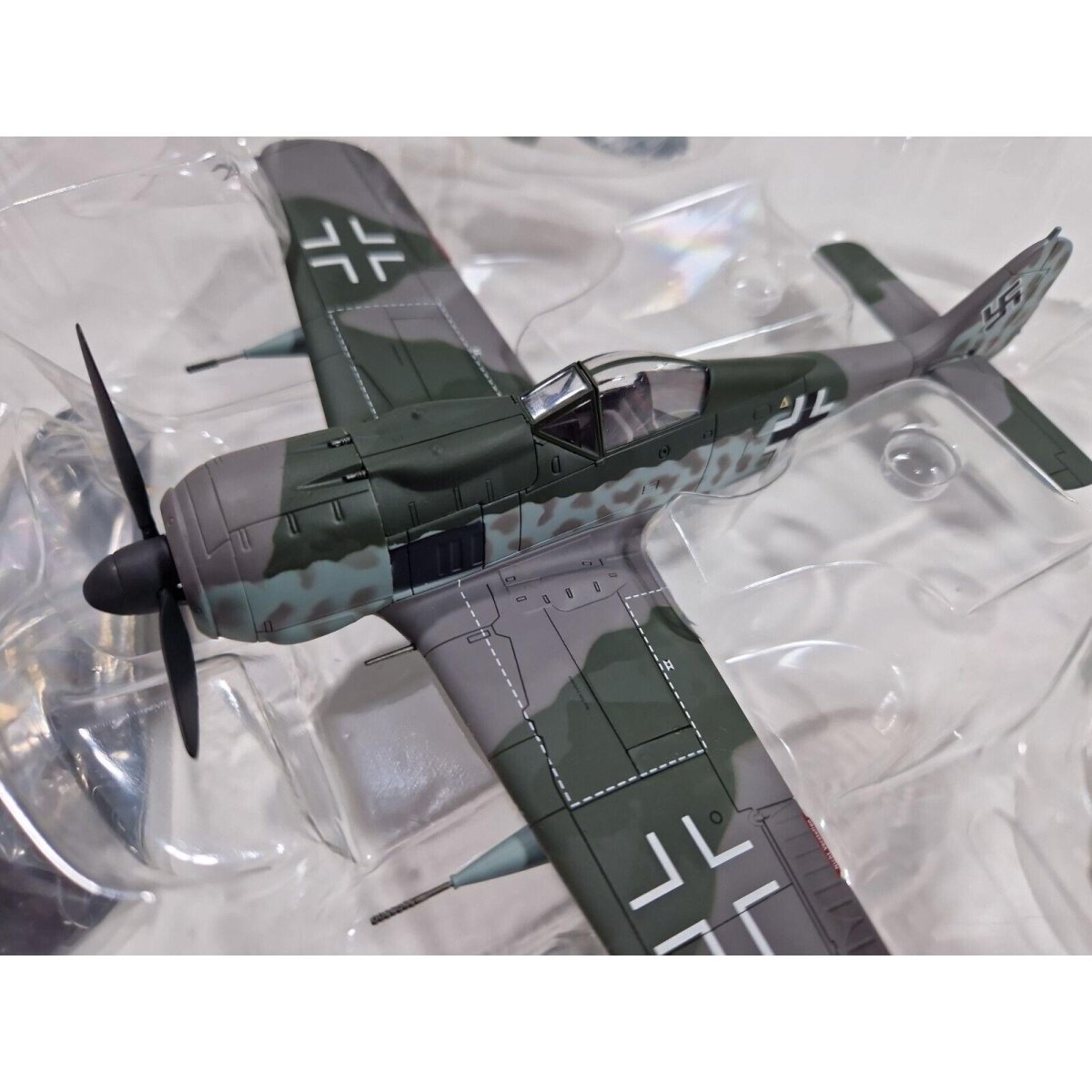 Hobby Master 1:48 FW - 190 F8/R3 Mk103 30mm Luftwaffe Tank Buster HA7406 - Hobby Master