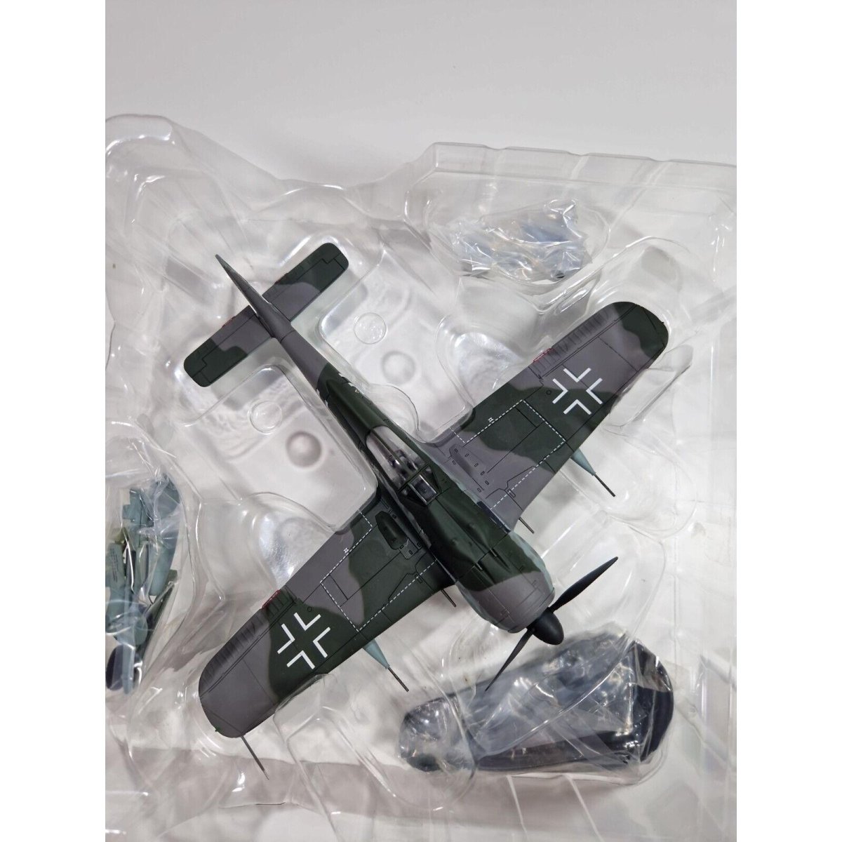 Hobby Master 1:48 FW - 190 F8/R3 Mk103 30mm Luftwaffe Tank Buster HA7406 - Hobby Master