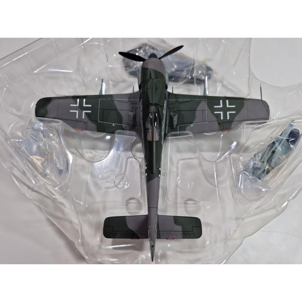 Hobby Master 1:48 FW - 190 F8/R3 Mk103 30mm Luftwaffe Tank Buster HA7406 - Hobby Master