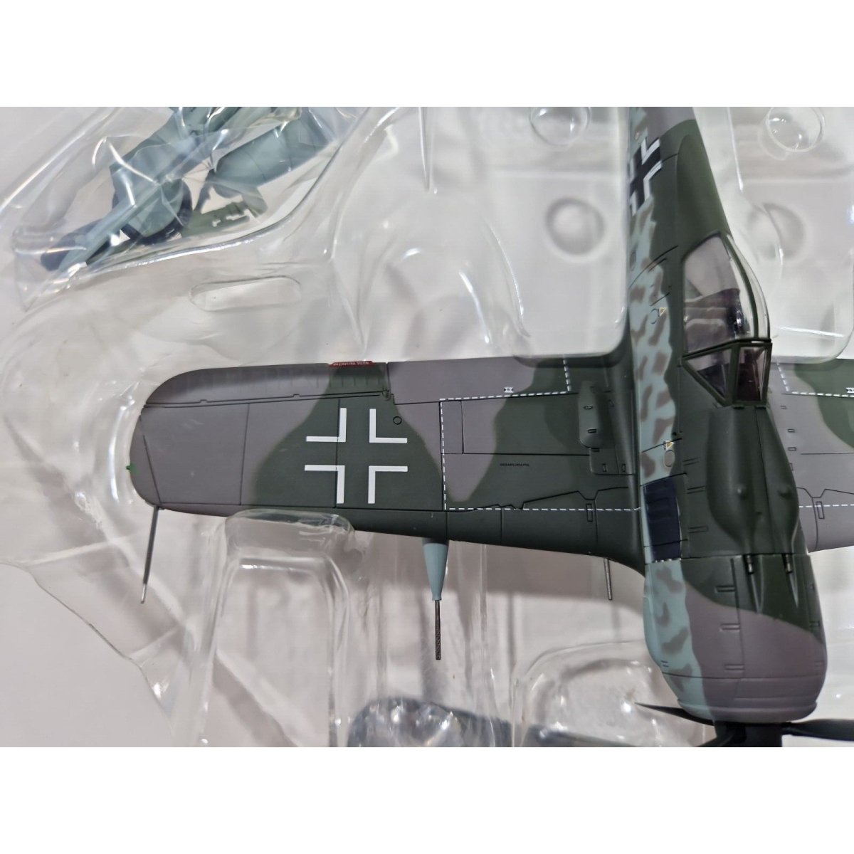 Hobby Master 1:48 FW - 190 F8/R3 Mk103 30mm Luftwaffe Tank Buster HA7406 - Hobby Master
