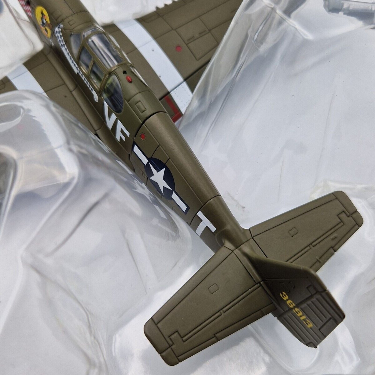Hobby Master 1:48 P - 51B Mustang “Shangri - La” Don Gentile HA8501 - Hobby Master