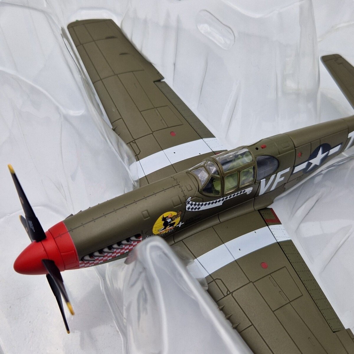 Hobby Master 1:48 P - 51B Mustang “Shangri - La” Don Gentile HA8501 - Hobby Master