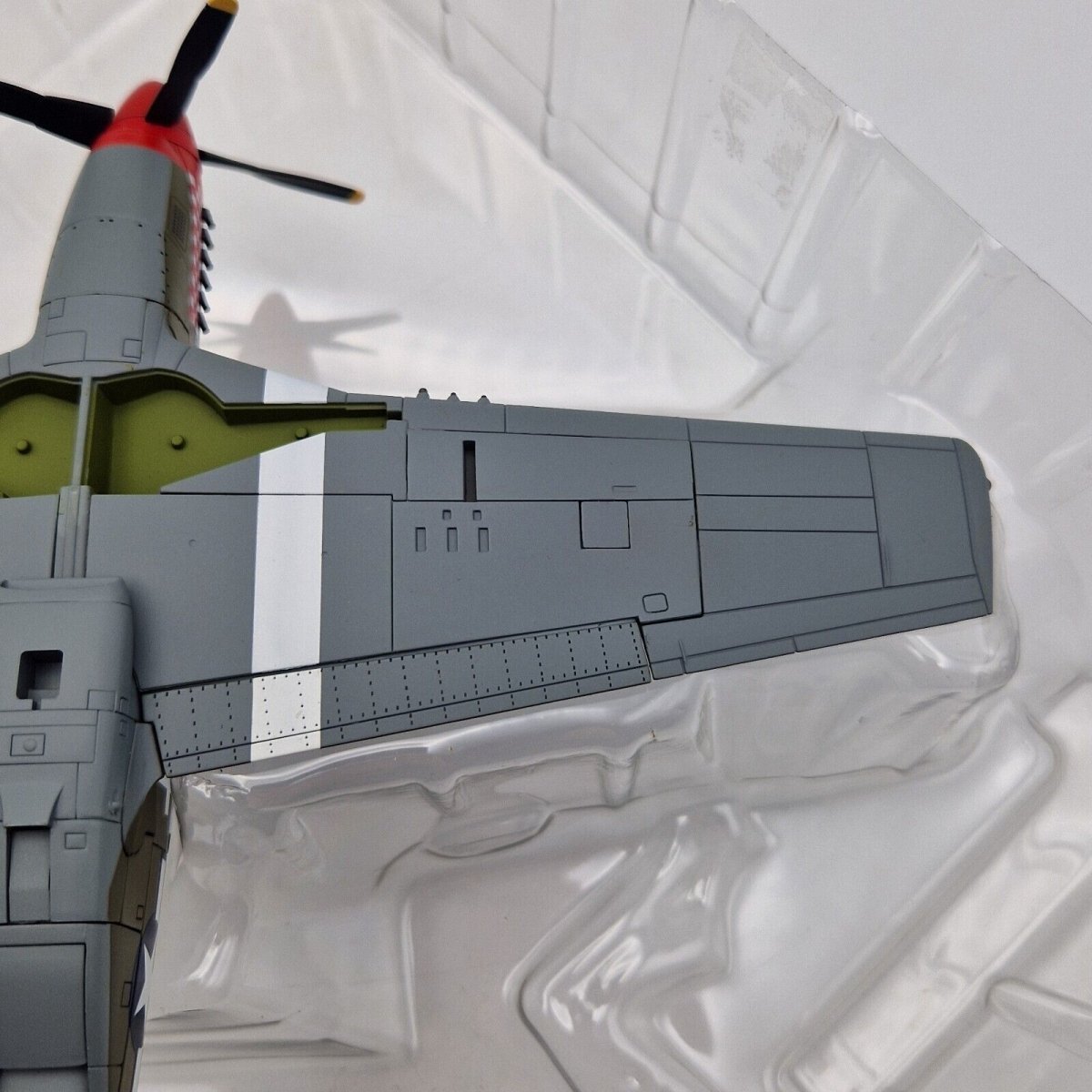 Hobby Master 1:48 P - 51B Mustang “Shangri - La” Don Gentile HA8501 - Hobby Master