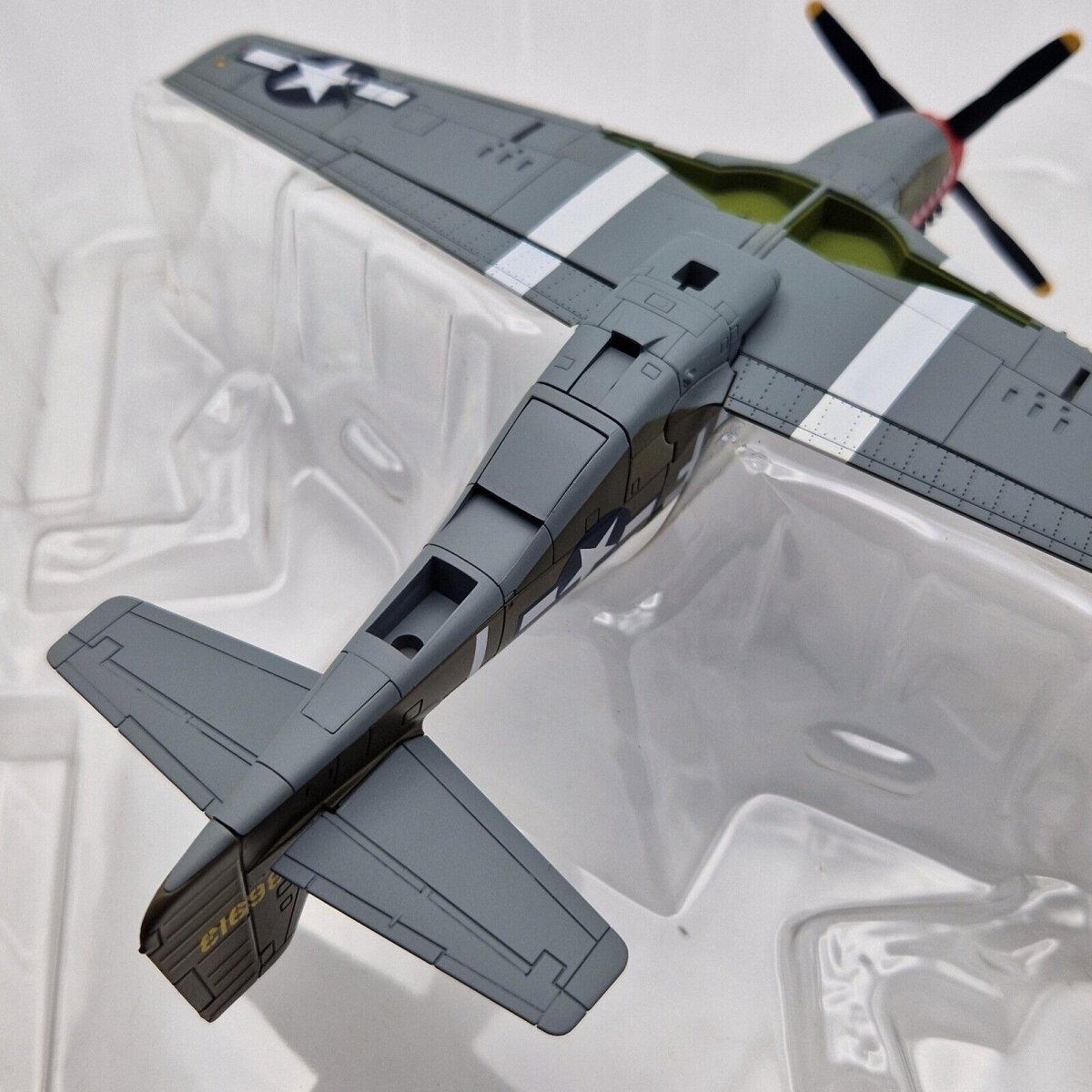 Hobby Master 1:48 P - 51B Mustang “Shangri - La” Don Gentile HA8501 - Hobby Master