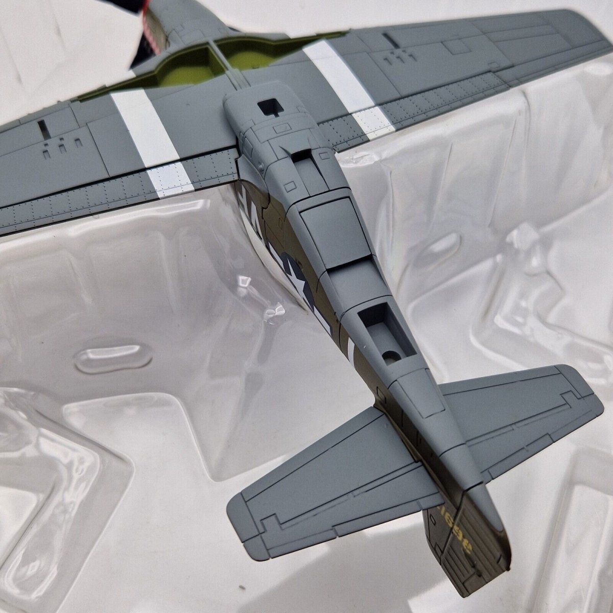 Hobby Master 1:48 P - 51B Mustang “Shangri - La” Don Gentile HA8501 - Hobby Master