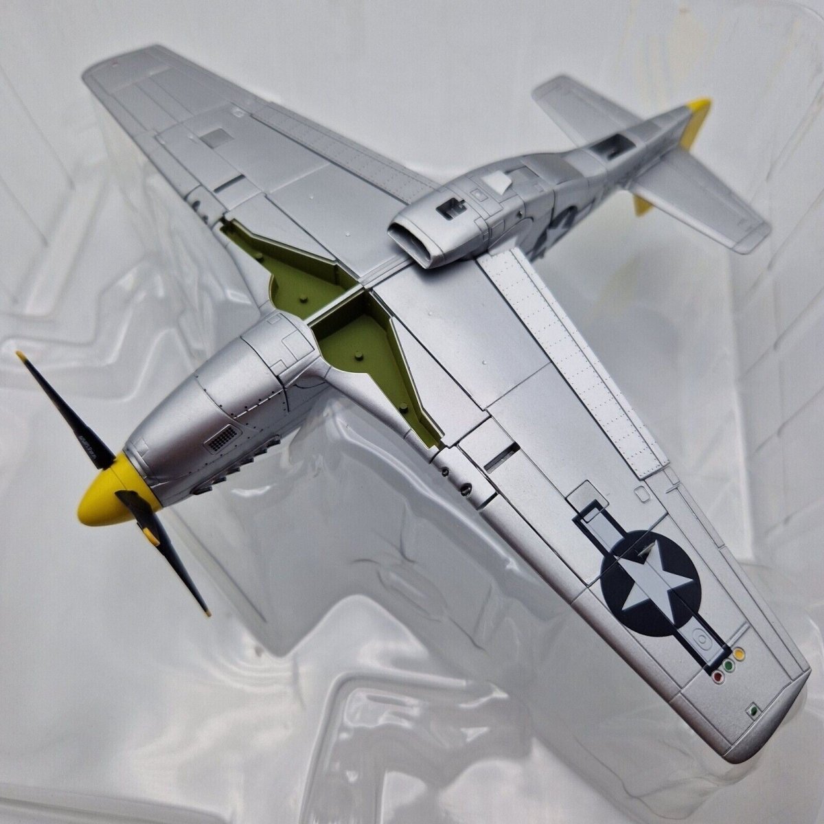 Hobby Master 1:48 P - 51D Mustang Leonard R Reeves 530th FS HA8506 - Hobby Master