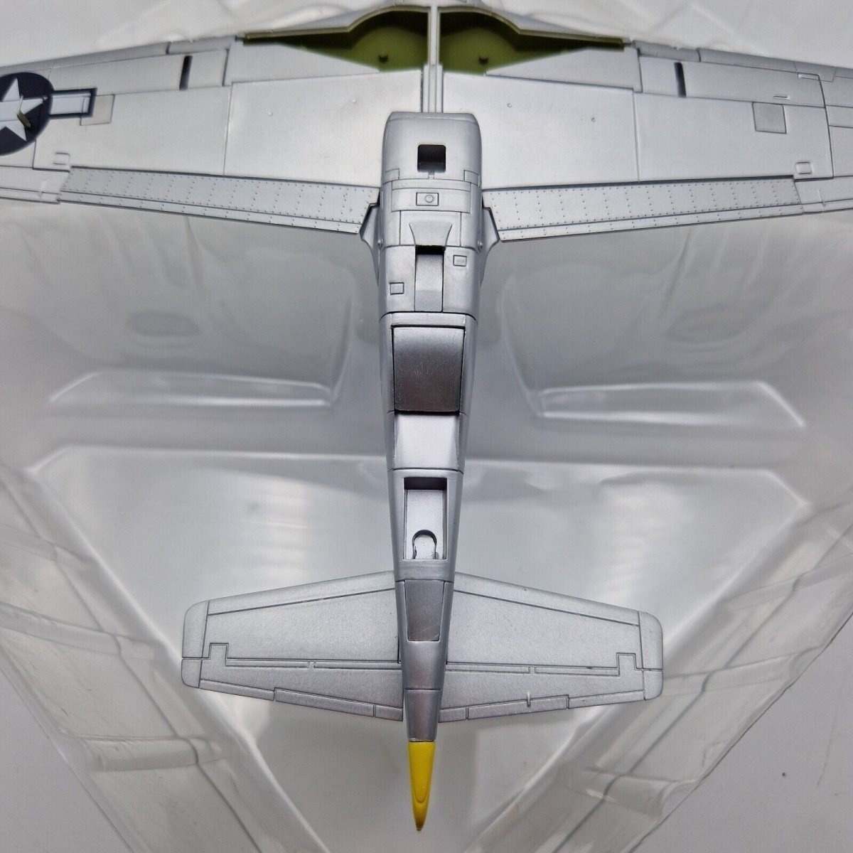 Hobby Master 1:48 P - 51D Mustang Leonard R Reeves 530th FS HA8506 - Hobby Master