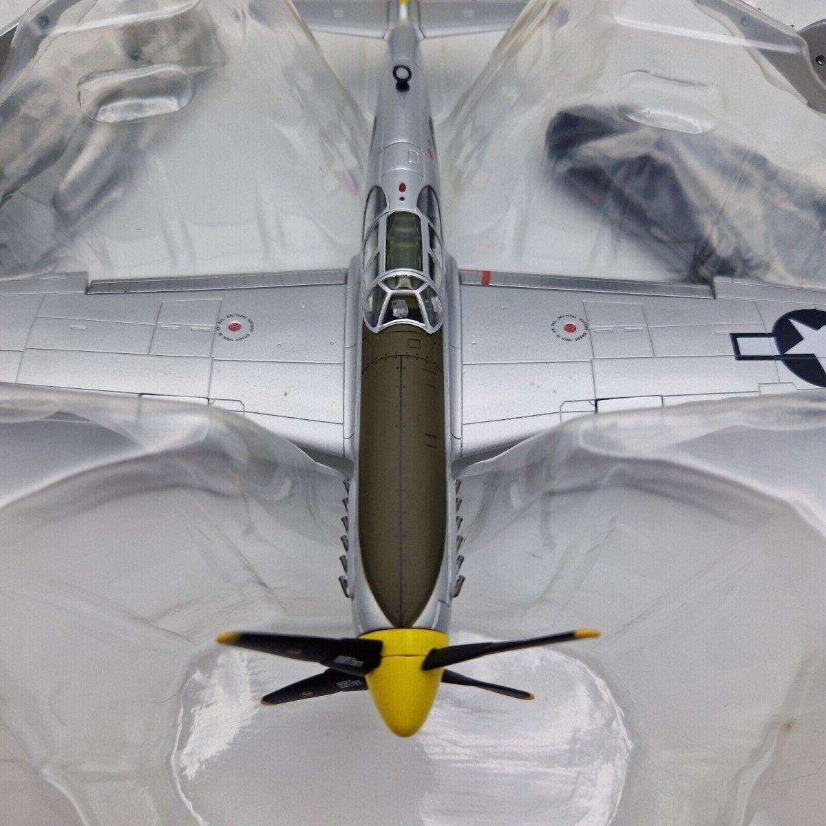 Hobby Master 1:48 P - 51D Mustang Leonard R Reeves 530th FS HA8506 - Hobby Master
