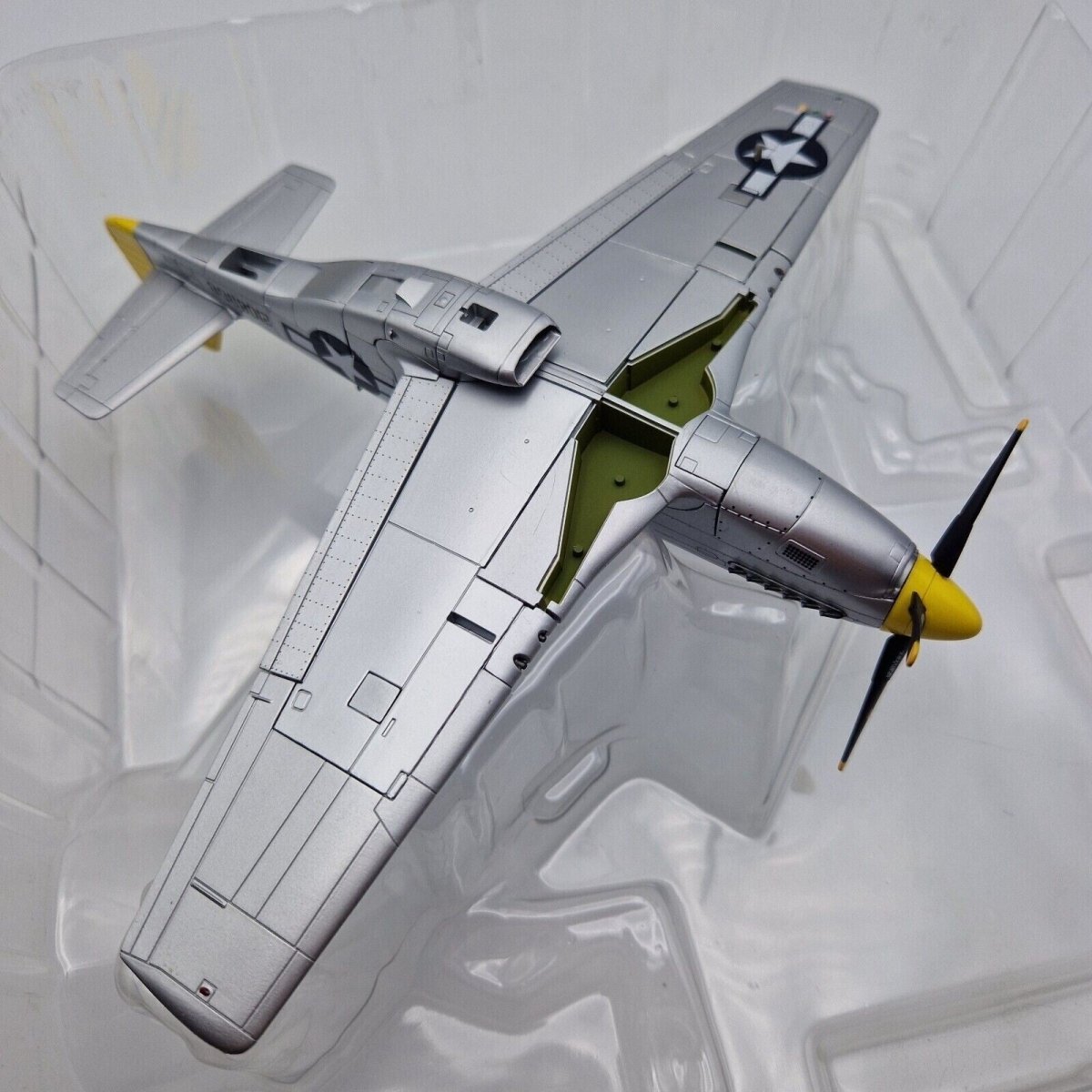 Hobby Master 1:48 P - 51D Mustang Leonard R Reeves 530th FS HA8506 - Hobby Master