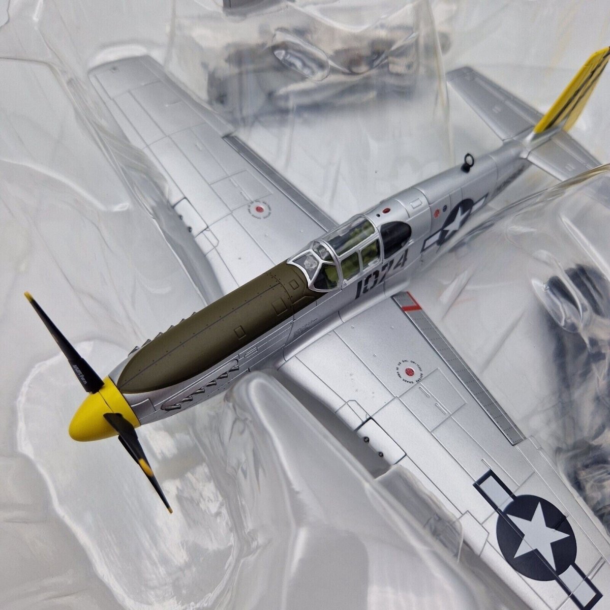 Hobby Master 1:48 P - 51D Mustang Leonard R Reeves 530th FS HA8506 - Hobby Master