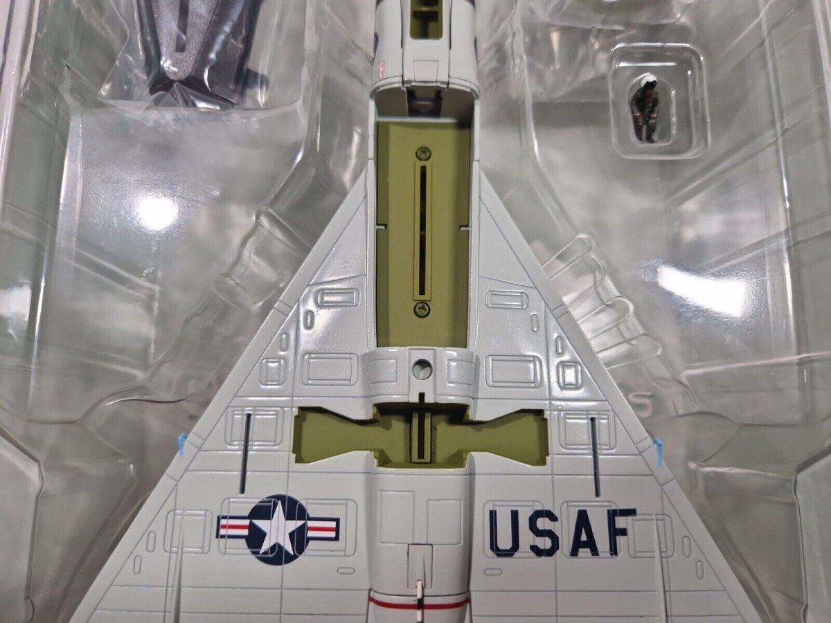 Hobby Master 1:72 Convair F - 102A Delta Dagger USAF 16th FIS, Naha AFB HA3111 - Hobby Master