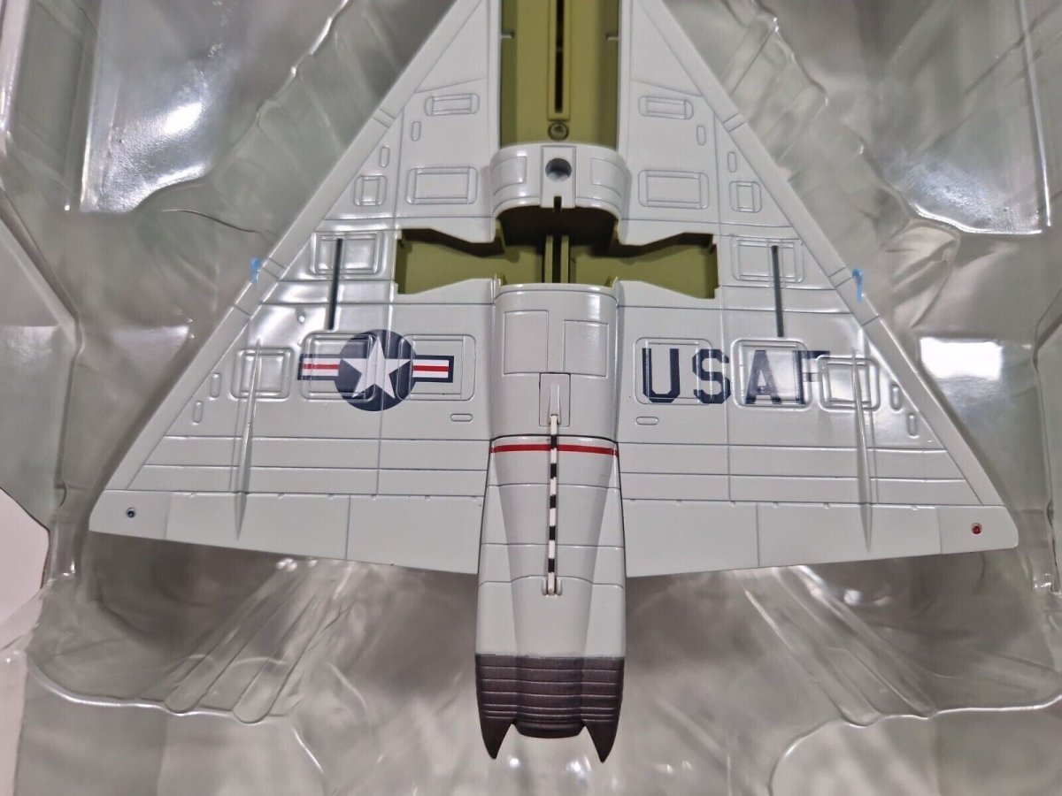Hobby Master 1:72 Convair F - 102A Delta Dagger USAF 16th FIS, Naha AFB HA3111 - Hobby Master