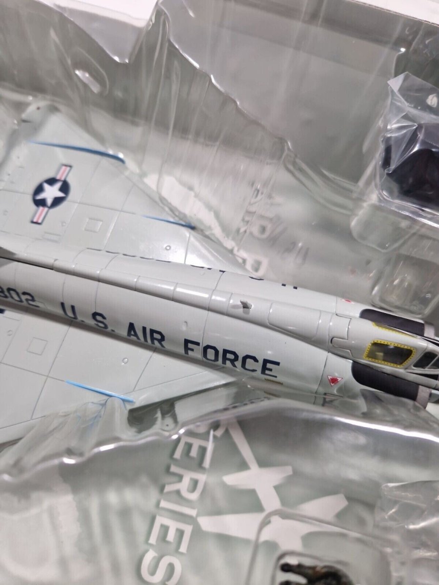Hobby Master 1:72 Convair F - 102A Delta Dagger USAF 16th FIS, Naha AFB HA3111 - Hobby Master