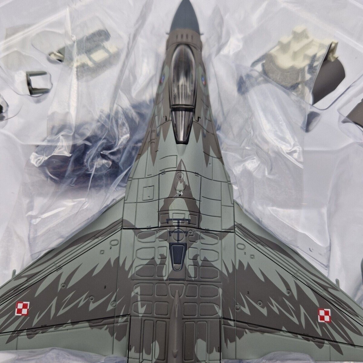 Hobby Master 1:72 Lockheed F - 16C Raven, 100TH Anniversary, Polish Air Force HA3886 - Hobby Master