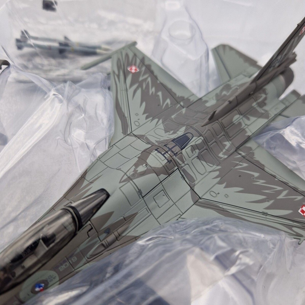 Hobby Master 1:72 Lockheed F - 16C Raven, 100TH Anniversary, Polish Air Force HA3886 - Hobby Master