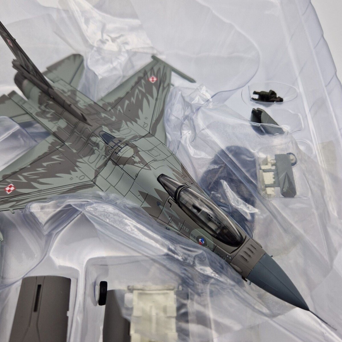 Hobby Master 1:72 Lockheed F - 16C Raven, 100TH Anniversary, Polish Air Force HA3886 - Hobby Master