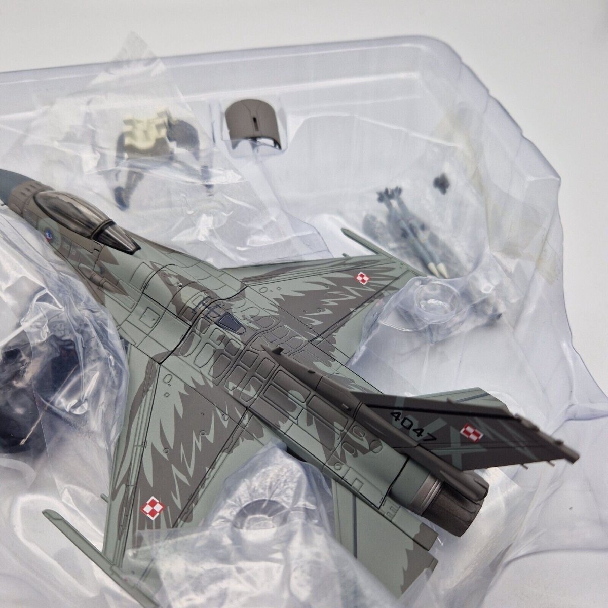 Hobby Master 1:72 Lockheed F - 16C Raven, 100TH Anniversary, Polish Air Force HA3886 - Hobby Master